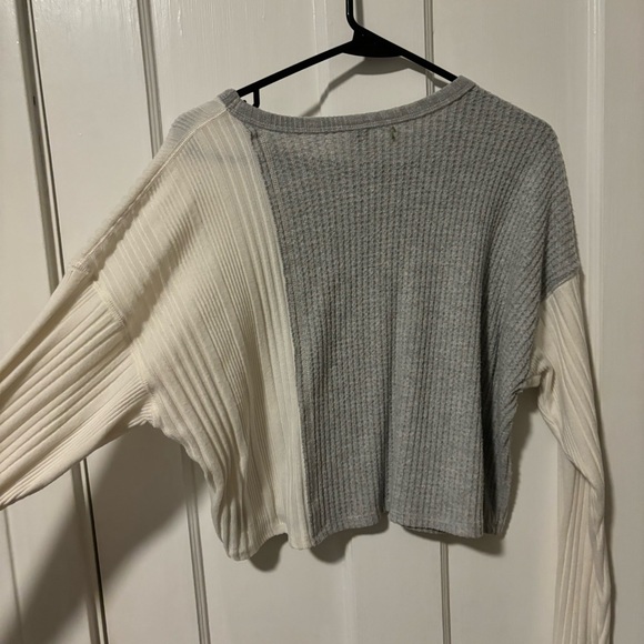 Grey and Cream Medium Asymmetrical Color Block Long Sleeve Sweater - Picture 5 of 7